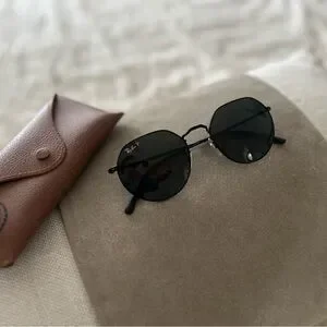 JACK Ray-Ban Black Minimalist Sunglasses with case Ray-Ban | Accessories | Jack Rayban Black Minimalist  main image 3